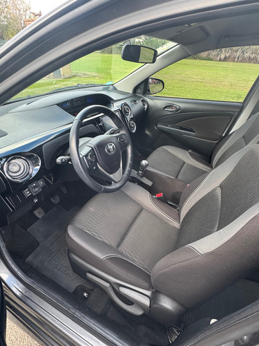 Toyota Etios 1.5 xls 6mt