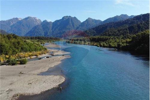 Terreno Orilla Río, Petrohue Riverside Nature