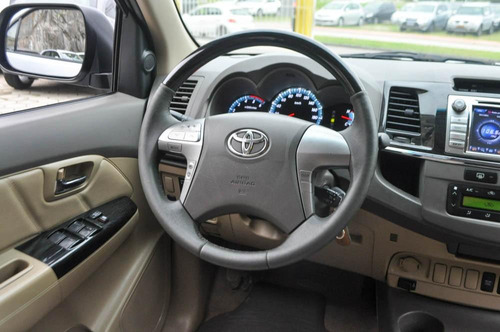 Toyota Hilux SW4 SRV 3.0 4X4 AT (7L)