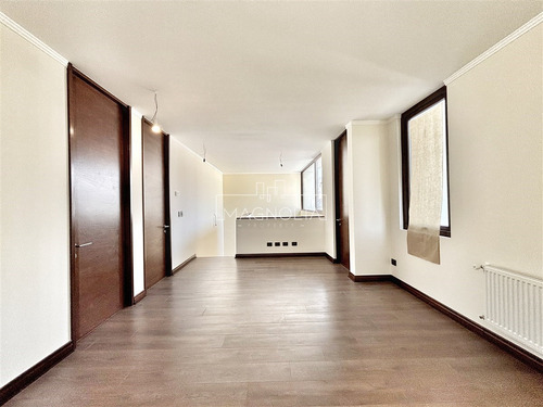 Casa En Venta De 4 Dorm. En Colina