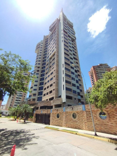 Tibisay Rojas Vende Apartamento Duplex En Residencias Luxor Suite. Urb. Valle Blanco    Cod. 229641