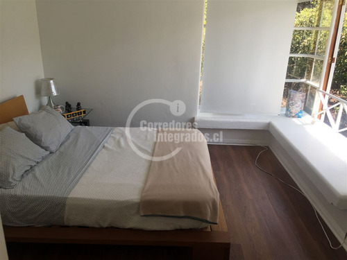 Casa En Venta De 5 Dorm. En Lo Barnechea