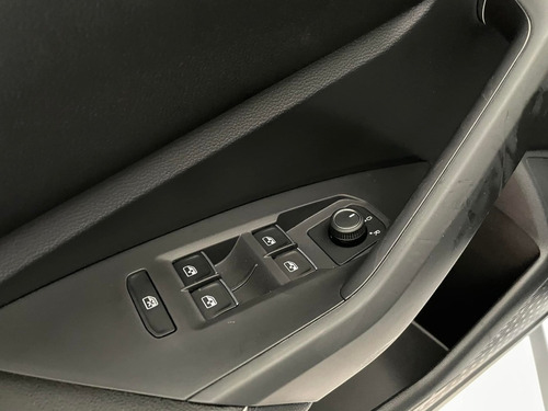Imagen 5 de 13 de Nuevo Jetta Comfortline 250 Tsi At Modelo 2022