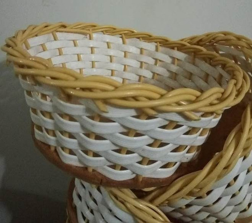 Cesta Regalo Arreglo Corporativa Navidad 18 Cm Y 7 Cm Alto