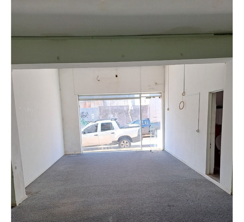 Jm Se Alquila Local Comercial Céntrico