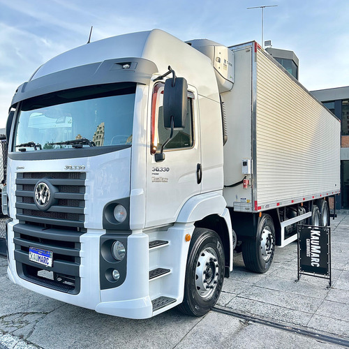 Vw 30 330 Ano 2023 Baú Gancheira 8x2 Leito Financia Até 100%