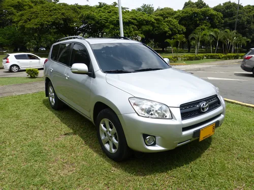 Toyota Rav4 2012 Color Plata.