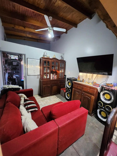Casa En Venta - 3 Dormitorios 1 Baño - Cochera - 315mts2 - Ensenada