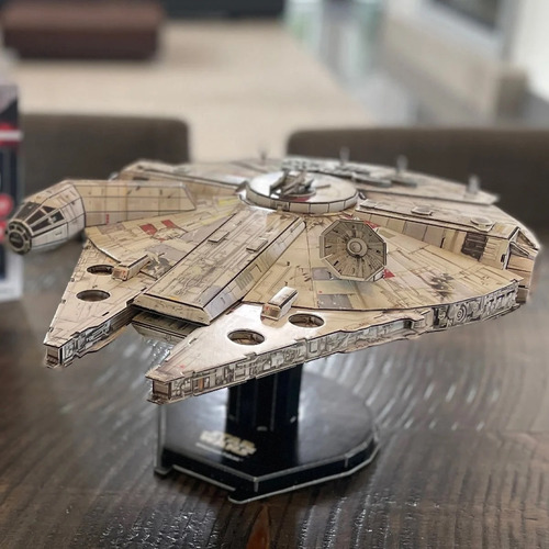 Imagen 4 de 8 de Star Wars Halcón Milenario Rompecabezas 3d