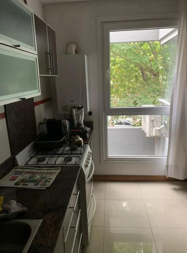 Imagen 5 de 11 de Departamento En Venta De 2 Dormitorios C/ Cochera En Floresta