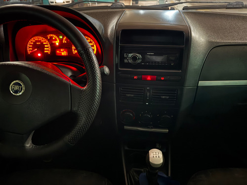 Fiat Siena 1.8 Hlx Flex 4p