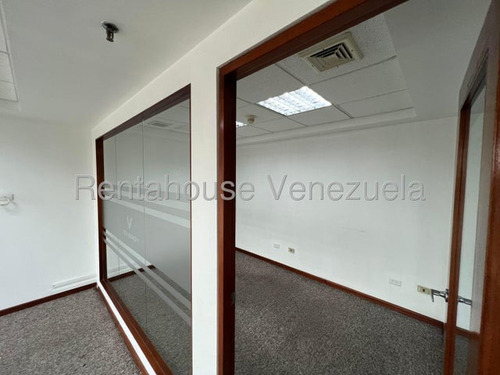 Bella Oficina En Torre Credicard Piso 14 Espectacular Vista. 2 Banos Area De Kichennette Vi Mls #25-11114