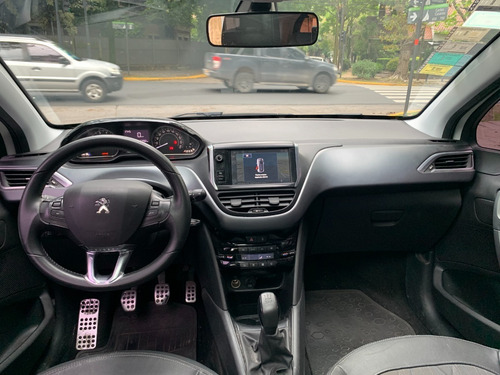 Peugeot 208 Feline Pack Cuir