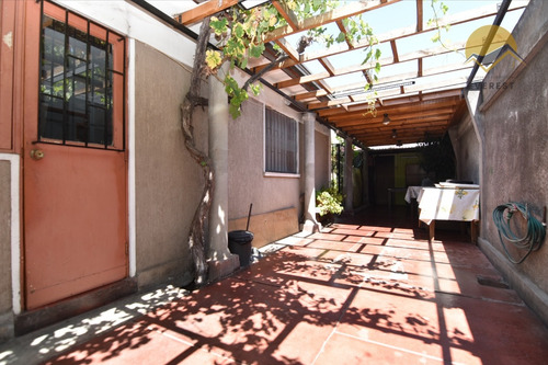 Se Vende Casa, 6 Dormitorios 2 Baños, Comuna San Ramón.