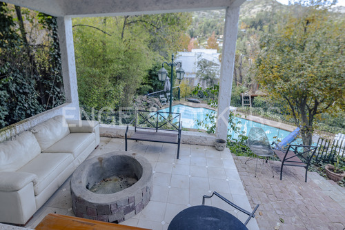 Casa Con Estilo Europeo En El Arrayán