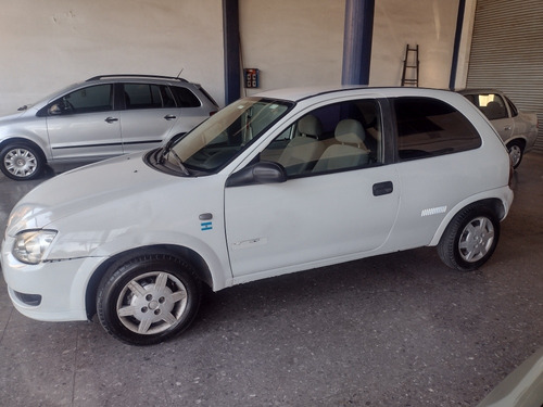 Imagen 13 de 15 de Chevrolet Corsa 2010 1.4 Classic