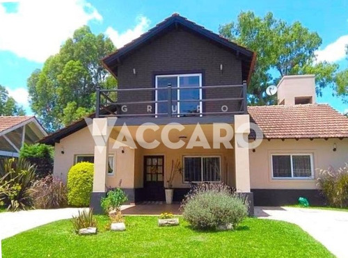 Casa En Venta En Haras María Elena