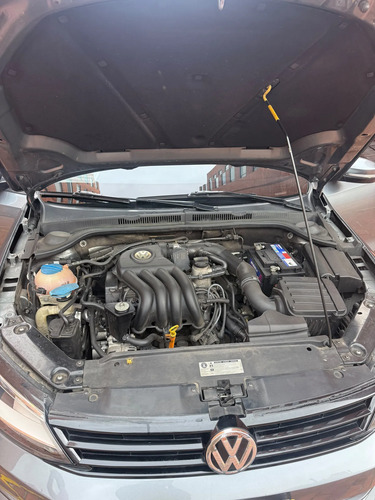 Volkswagen Jetta Comfortline 2.0 Automático  Modelo 2015 