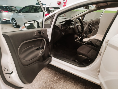 Ford Fiesta Kinetic 1.6 Sedan S Plus 120cv