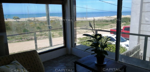 Imagen 9 de 30 de Casa Moderna En Dos Plantas En Venta En El Chorro