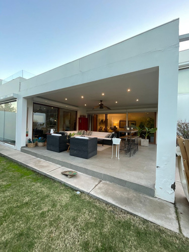 Linda Casa Golf Los Lirios Full Seguridad