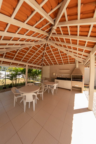 Apartamento Com 2 Quartos - Novo