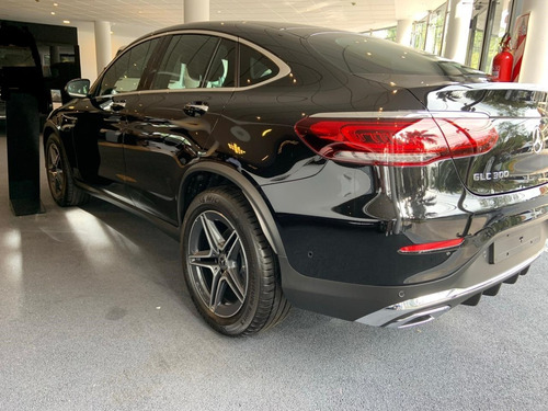 Imagen 4 de 13 de Mercedes Benz Glc 300 Coupe Negra !!!