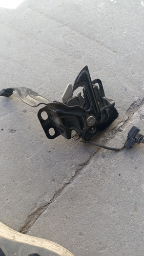Imagen 2 de 3 de Cierre Capot Eléctrico Honda Fit 2009/11