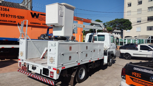 Volkswagen 8-160 Modelo 2013 Com Cesto Aéreo Linha Viva