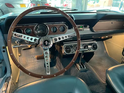 Ford Mustang 289 V8 Modelo 1966, Automático . Restaurado