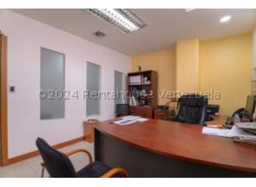 #24-17255 Excelente Edificio Industrial En La Trinidad