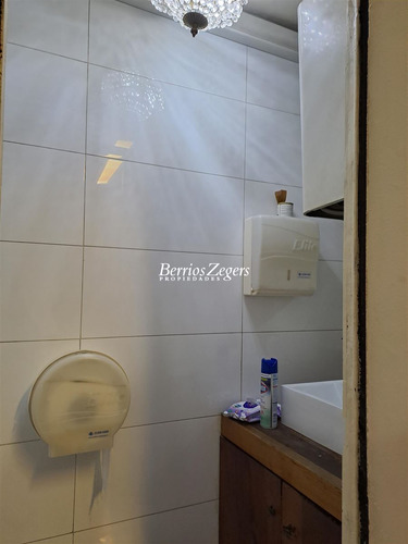 Local Comercial De 3 Niveles En Venta Cobres De Vitacura