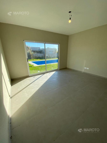 Imagen 11 de 26 de Casa En Venta En El Canton - Maroto Propiedades-