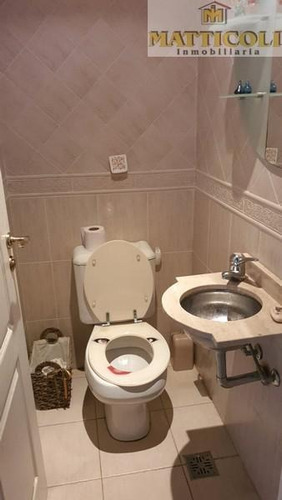Imagen 17 de 24 de Hermosa Casa De 5 Ambientes Quincho Con Playrrom En Barrio Septiembre