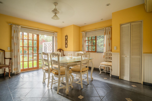 Venta Casa En Bella Vista En Barrio Cerrado