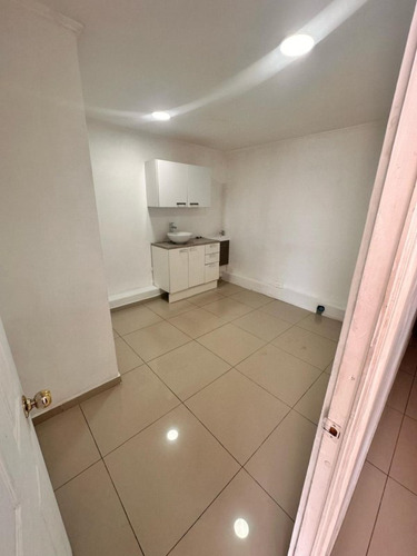 Se Arrienda Hermoso Local Comercial Ideal Para Centro Medico