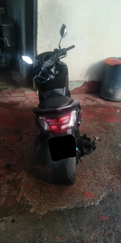 Imagem 3 de 4 de Yamaha Nmax