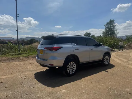 Toyota Fortuner Srv