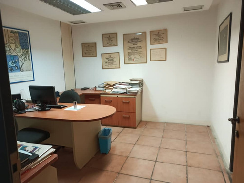 Oportunidad Edificio Comercial Prados Del Este