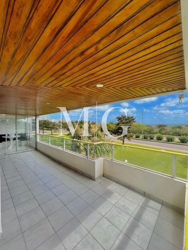 Imagen 4 de 24 de Venta Apartamento 3 Dormitorios Frente Al Mar Playa Mansa