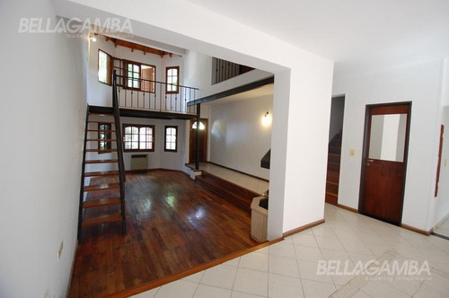 Imagen 3 de 30 de Oportunidad Metros Valor! 5 Ambientes Con Playroom Y Jardin. Toma Propiedad Enparte De Pago.