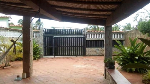 Imagen 2 de 13 de Casa Vacacional En Venta En Chichiriviche Morrocoy Inm-050