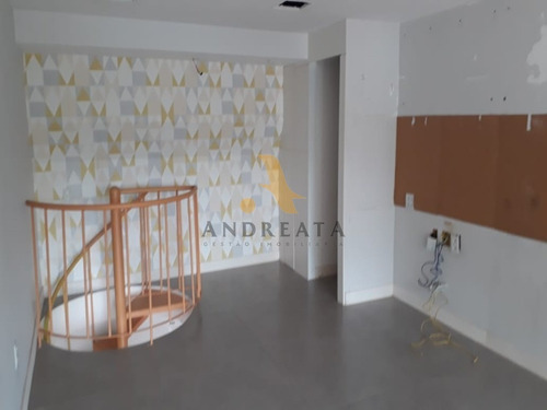 Imagem 10 de 10 de Barra Da Tijuca - Condomínio Sunplaza - Loja Frente - Com 37m2 De Piso E 18 M² De Jirau. Agende Uma Visita. - Loc5455m - 34847446