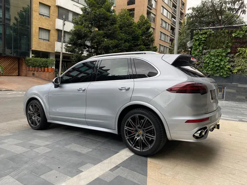 Porsche Cayenne Gts