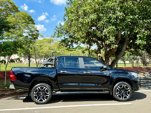 Toyota Hilux 2.7 Srv Cab. Dupla 4x2 Flex Aut. 4p