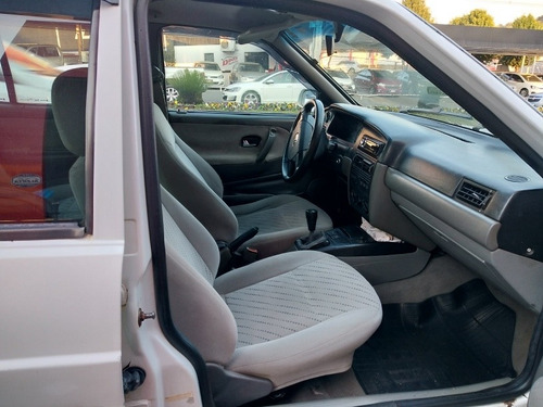 Imagem 4 de 8 de Volkswagen Santana 2004 1.8 4p Álcool