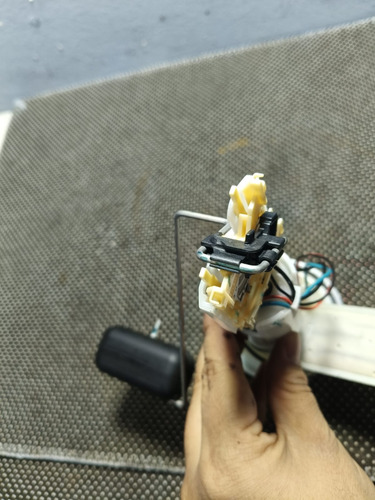 Bomba De Combustible Con Medidor Detalle G310 R 2018 (Usado)
