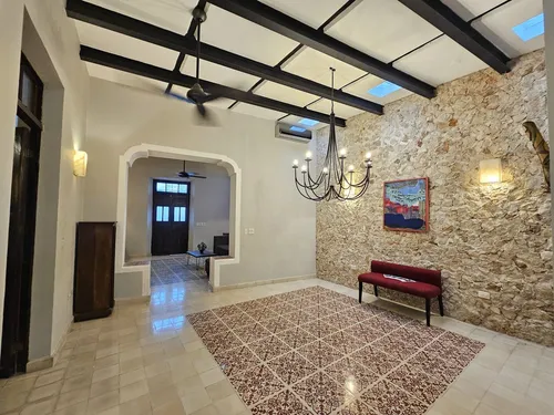 ¡a Un Paso De Paseo De Montejo! Casa Remodelada En Venta En El Centro De Mérida