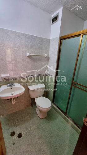 Imagen 9 de 14 de Resid. Santa Barbara, Av. Las Américas