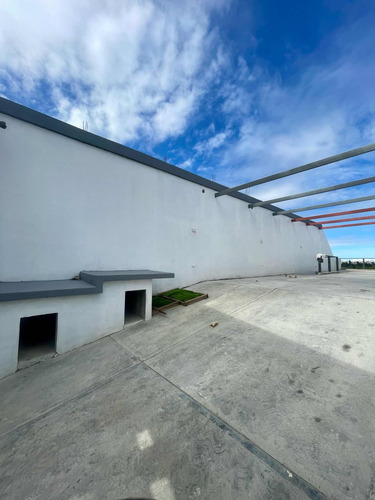 En Venta Moderna Y Lujosa Casa Ubicada En La Urb Avp Colinas De Carrizal. Rz
